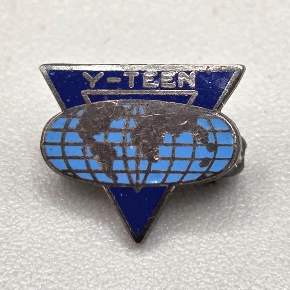 Vintage Global Y-Teen Sterling Silver Enamel Lapel Pin Blue World Map Design